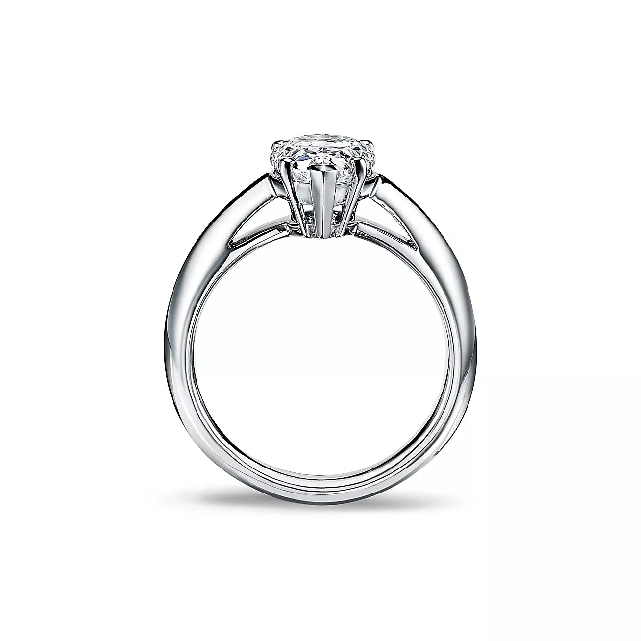 Pear-shaped Diamond Engagement Ring