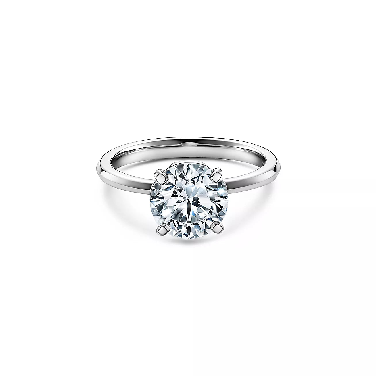 Round-cut Diamond Engagement Ring